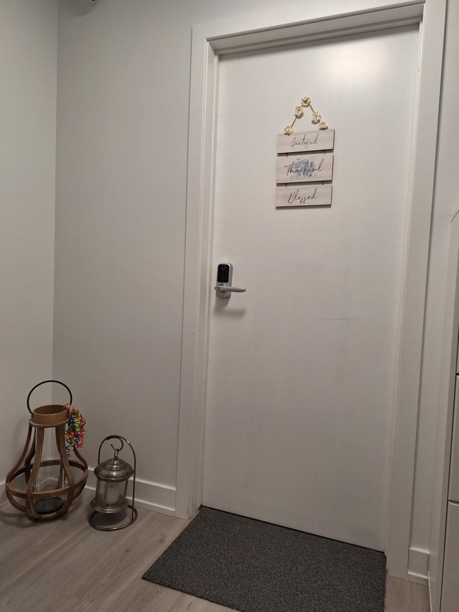 Independent Basement Studio Suite Отава Екстериор снимка